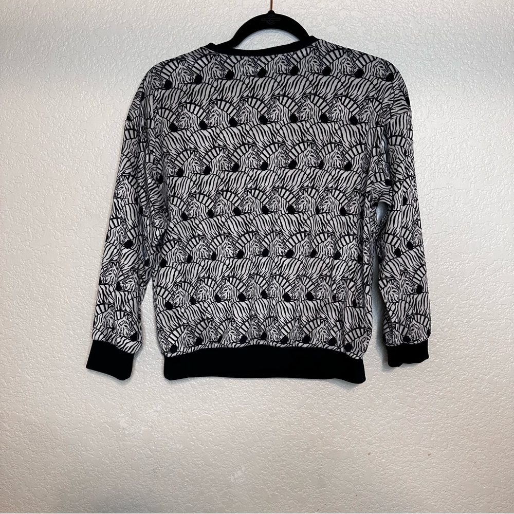 Adidas Zebra Allover Print Pullover Girl’s Size Medium - Picture 2 of 3